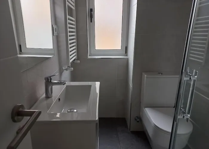 Apartment En Soleado Y Con Terraza. *