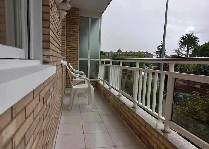 En Soleado Y Con Terraza. Apartment *