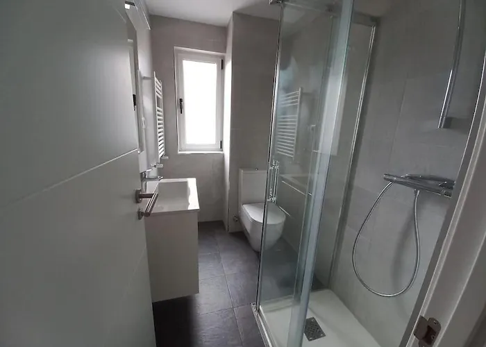 En Soleado Y Con Terraza. Apartment *