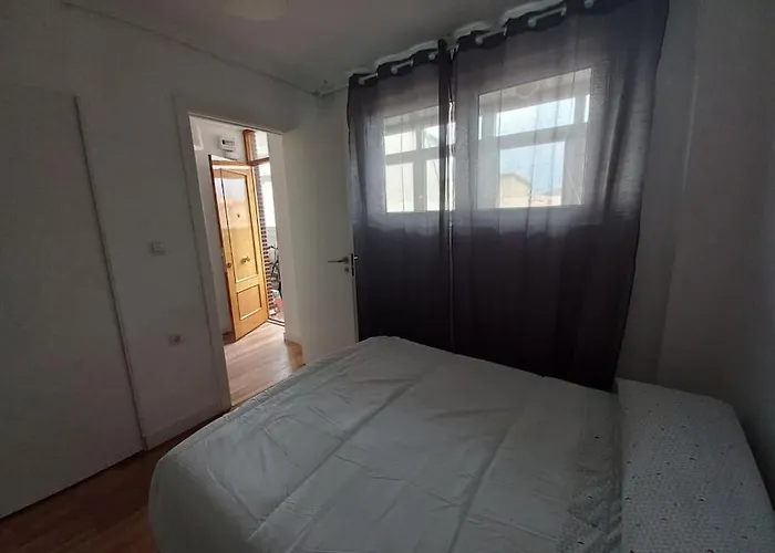 En Soleado Y Con Terraza. アパート *