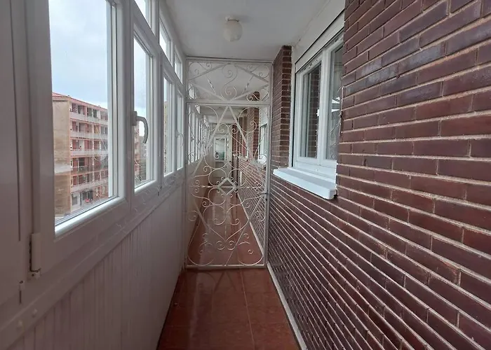 En Soleado Y Con Terraza. サンタンデール